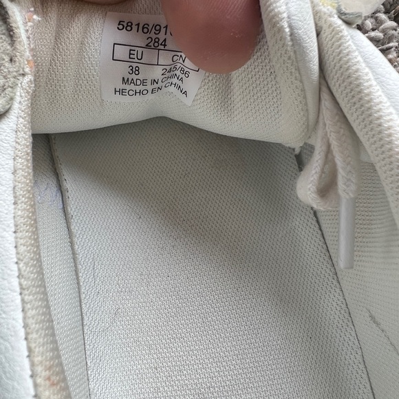 Zara - Picture 6 of 6